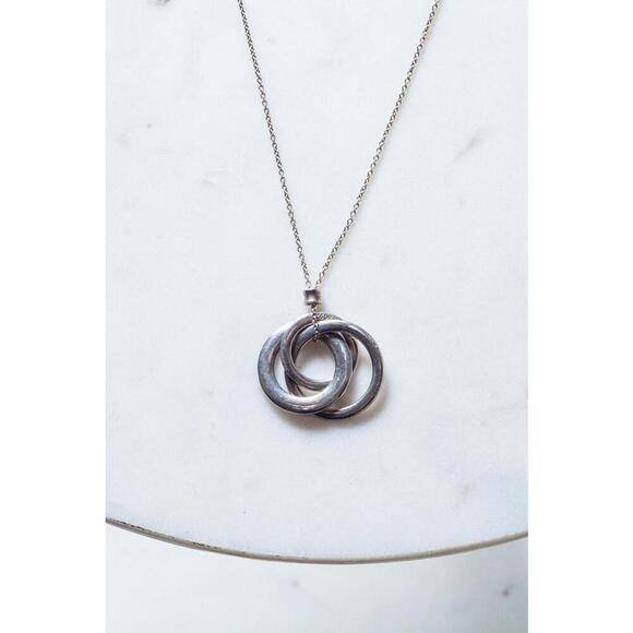 Tiffany & Co Tri-Sterling Silver interlocking Circle Necklace Sterling Silver - Picture 3 of 5